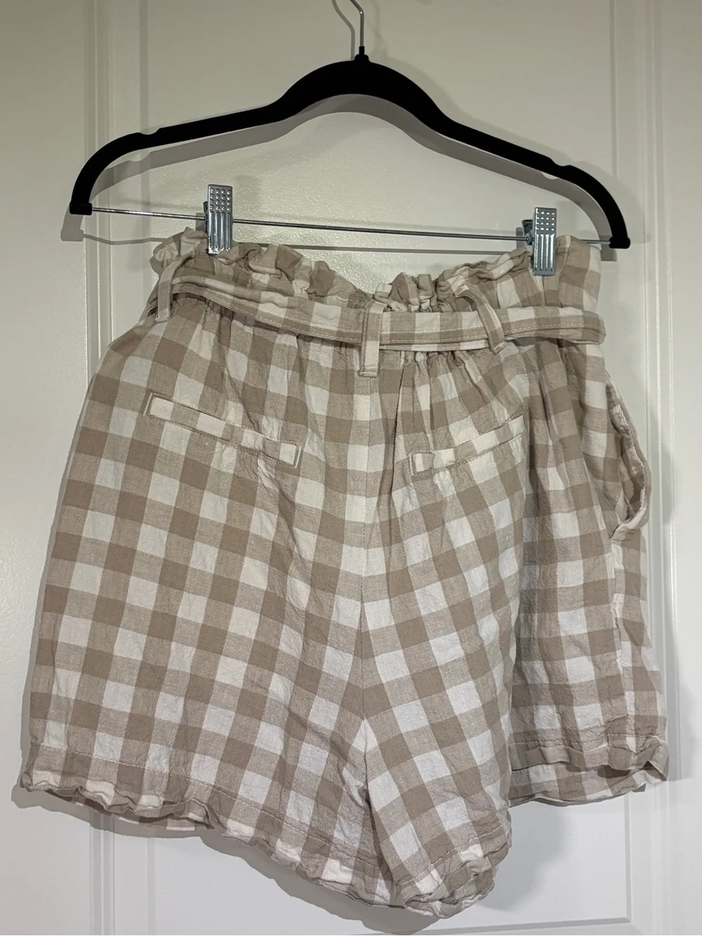 A New Day Gingham High-Rise Paperbag Shorts – Tan & White Size M